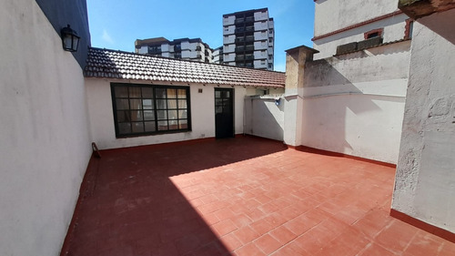 Departamento 3 Amb Sobre Peatonal C/ Quincho F: 7477