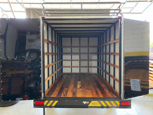 Carreta Baú Em Acm - Baú 2.50 X 1.50 X 1.50 Com Bagageiro