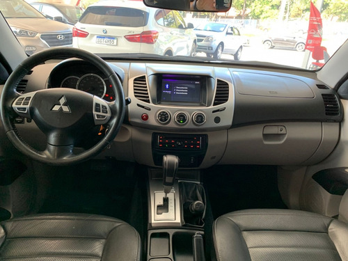 Mitsubishi L200 Triton 3.5 HPE 4X4 CD V6 24V FLEX 4P AUTOMÁTICO