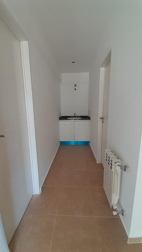 Venta Departamento 2 Dormitorios En Jujuy Al 300. Nqn Capital.