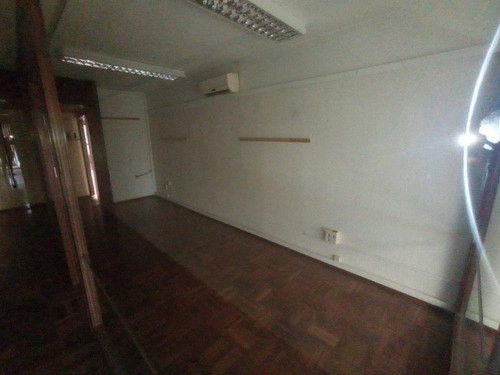 Imagen 5 de 18 de Oficina- Plaza Independencia , 600 M2 , Gge X1, Vista A Tres Frentes , Piso Alto !!