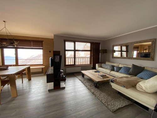 Departamento En Venta De 4 Dorm. En Lo Barnechea Centro Ski