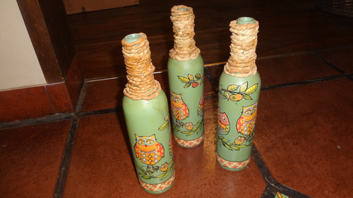 Trío De Botellas Pintadas Y Decoradas Con Decoupage Verde Con Decoupage De Lechucitas