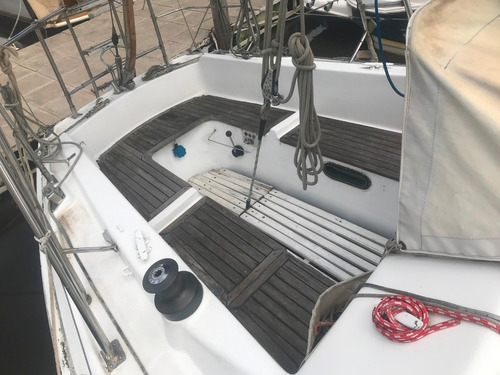 Velero Blacks 30 Farymann Diesel 24 Hp