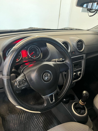 Volkswagen Voyage 1.6 Highline 101cv