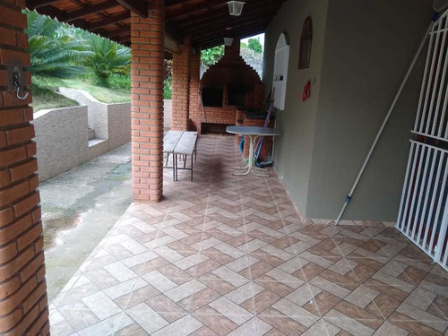 Condomínio Ibiúna 1.000 Mts Casa, Piscina, Boa Localização!
