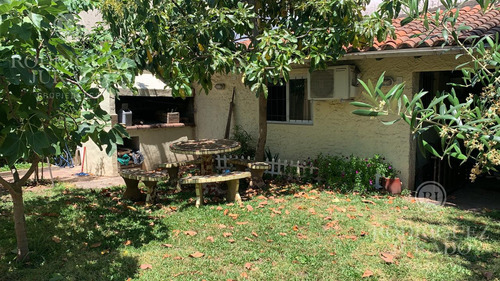 Casa Con Jardin Y Patio En El Bajo De San Isidro