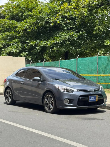 Kia Cerato Koup Race 2.0 Automatico
