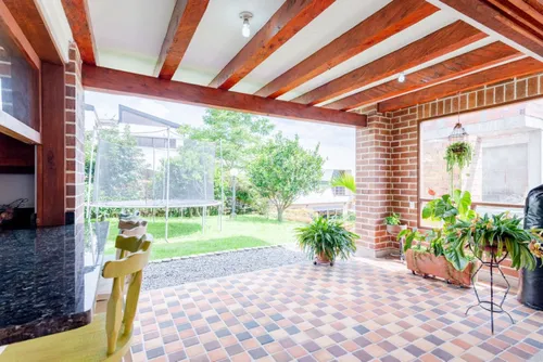 Casa En Venta En La Estrella. Cod V4036