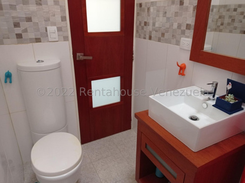 Imagen 8 de 25 de Casa En Venta Townhouse Los Naranjos Del Cafetal 22-18726 Jesús Enrique Díaz Caracas El Hatillo