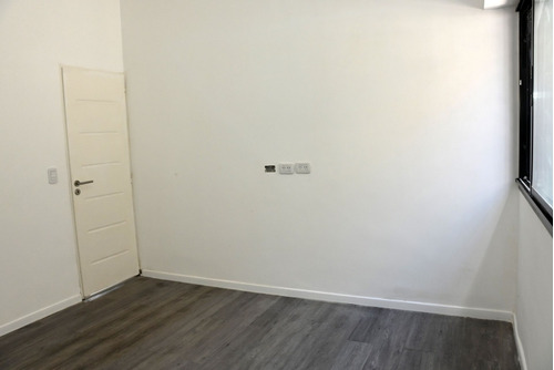 Casa 3 Amb Reciclada Con Terraza Y Quincho-permuta