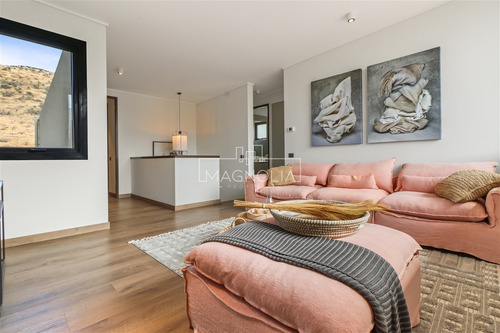 Casa En Venta De 3 Dorm. En Colina