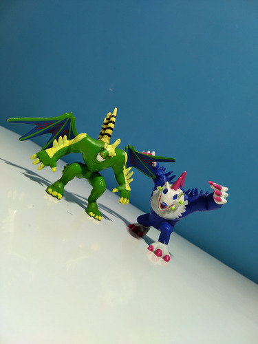 Muñecos Mini Chupacabra Max & Metalmutt (invizimals) (Usado)