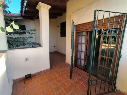 Alto Alberdi - Casa En Venta - 5 Dormitorios