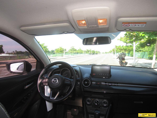 Mazda 2 1.5 Touring Sedan
