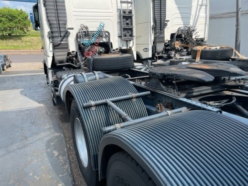 Imagem 6 de 12 de Volvo Fh 540 6x4 Bug Leve Shift Ano 2013/2014 Unico Dono.