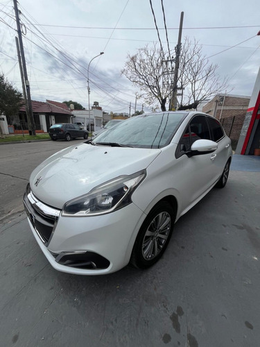 Peugeot 208 1.5 Allure Touchscreen