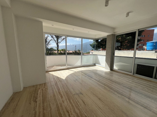 Vende Exclusivo Apartamento Con Terraza Y Vista Panorámica 360°, Urb. Colinas De Bello Monte, (sector Valle Arriba). Calle Cerrada Con Vigilancia, Edificio Boutique De Solo 3 Apartamentos, Privacidad.