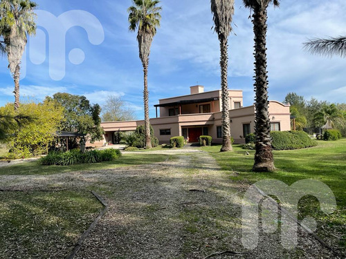 Venta De Casa De 4 Dormitorios En Campos De Roca