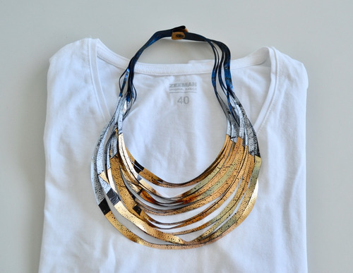 Imagen 3 de 5 de Collar Ondas Dorado