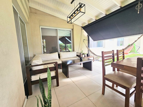 Venta Casa 6 Ambientes La Cesarina Pileta Climatiz