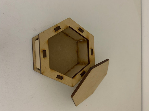 Caja De Fibrofacil Hexagonal Con Tapa 16x16cm