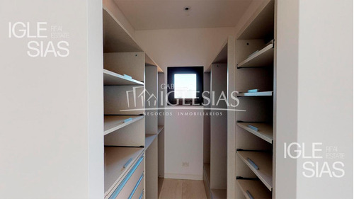 Casa Al Lago En Venta Con 4 Dormitorios En Los Lagos, Nordelta.