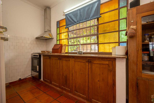 Venta Casa 2 Dorm Con Amplio Jardín En Santo Tomé