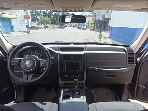 Imagen 4 de 11 de Jeep Cherokee Sport Kk