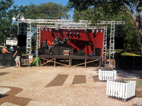 Ônibus Scania E Aparelhagem Para Banda