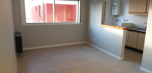 Imagen 20 de 22 de Departamento De 2 Ambientes - Lateral - Av Luro 2500