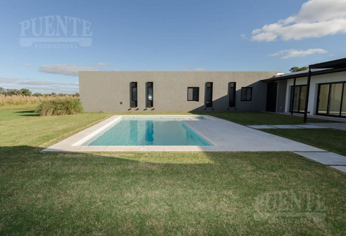 Imagen 2 de 24 de Casa - Estancia Villa Maria - Venta Con Renta