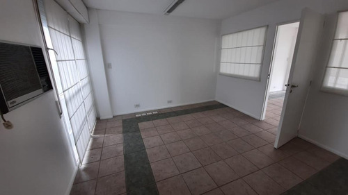 Imagen 9 de 11 de Oficina De 48 Mts2 En Venta La Favorita Luminosa Centro