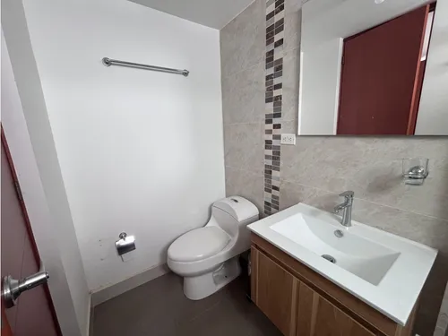 103m2 Apartamento En El Poblado