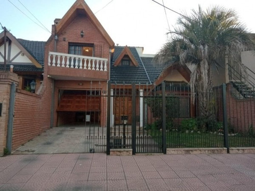 Imagen 1 de 30 de Casa Excelente Permuta Por Propiedades Más Chicas En La Zona