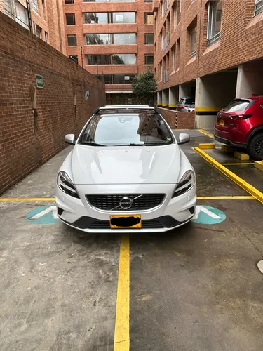 Volvo V40 2.0 T4 Drive-e R-design