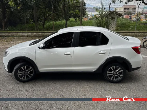 Renault Logan 1.6 Privilege / Intens