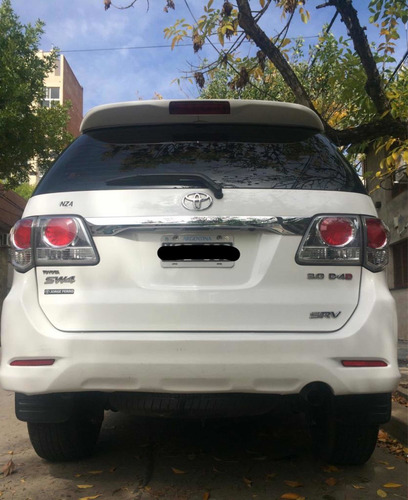 Imagen 3 de 6 de Toyota Sw4 2013 3.0 Srv Cuero I 171cv 4x4