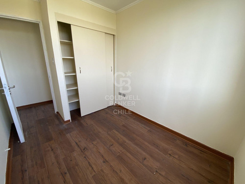 Remodelado En Condominio Bayona, Estacionamiento Y Bodega