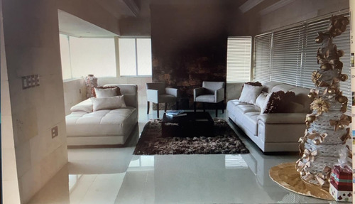 Residencia En Venta En Costa De Oro, Alberca, Jardín, Cochera Para 5 Autos.