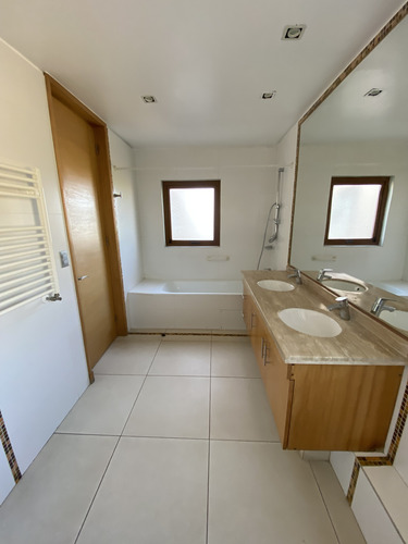 Hermosa Casa En Avenida Blanca Estela Concón