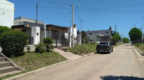 Venta Casa 3 Dormitorios Con Cochera Y Patio En Gualeguaychu