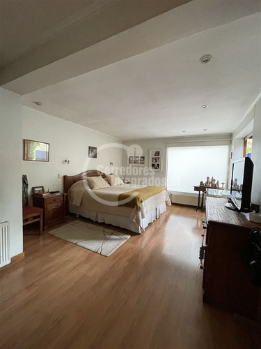 Casa En Venta De 4 Dorm. En Vitacura