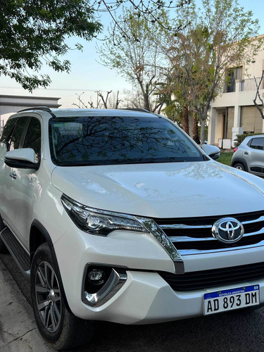 Imagen 4 de 8 de Toyota Sw4 2018 2.8 Srx 177cv 4x4 7as At