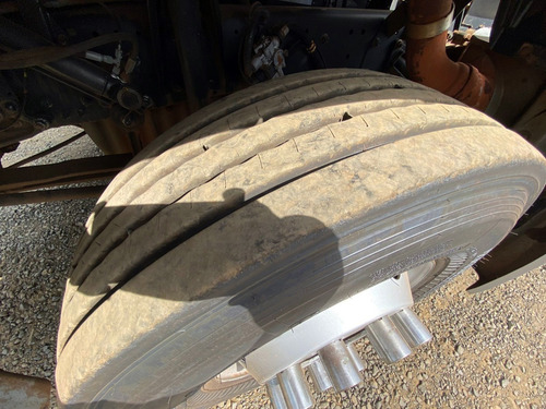 Imagem 5 de 14 de Mercedes-benz- Axor-2544-6x2-2010/10 - Teto Alto - Prata