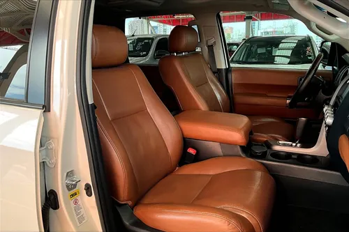Toyota Sequoia 5.7 Plinum V8 At