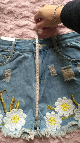 Short De Jean Con Bordado Flores Talla 28 Nuevo Importado