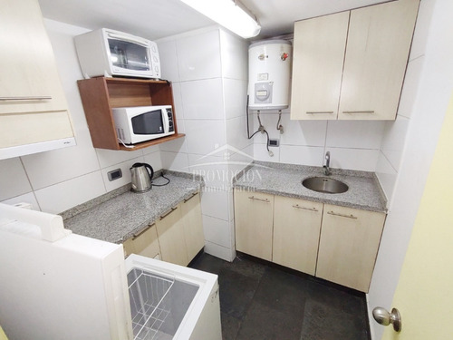 Excelente Ubicación! 3 Habitaciones 2 Baños + 1 Est 1 Bod
