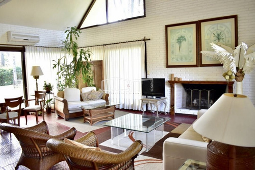 Venta - Importante Casa En Lugano- Ref: 594