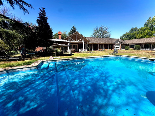 Se Vende Casa Estilo Chilena En Chicureo